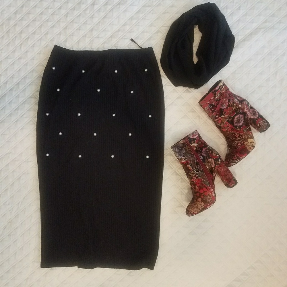 Sweater Pencil Skirt w/Pearls